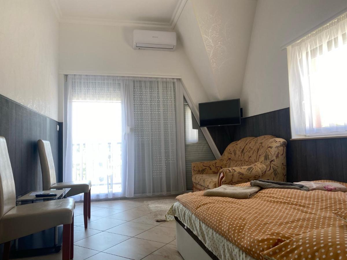 Barbara Vendeghaz Apartment Balatonfured Exterior photo