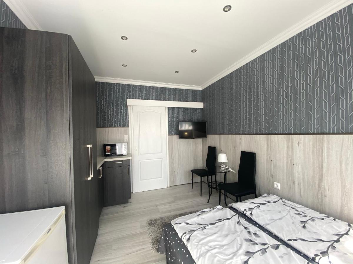 Barbara Vendeghaz Apartment Balatonfured Exterior photo
