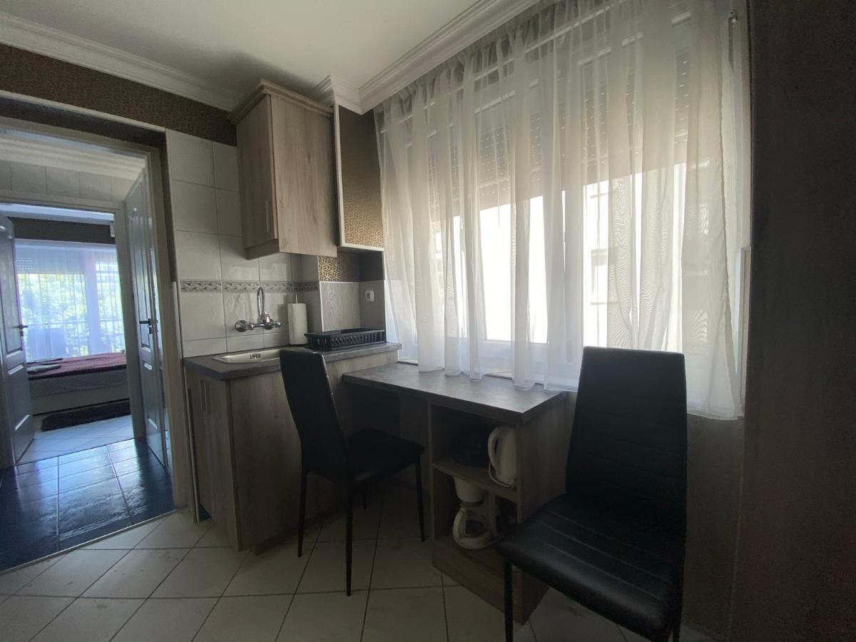 Barbara Vendeghaz Apartment Balatonfured Exterior photo