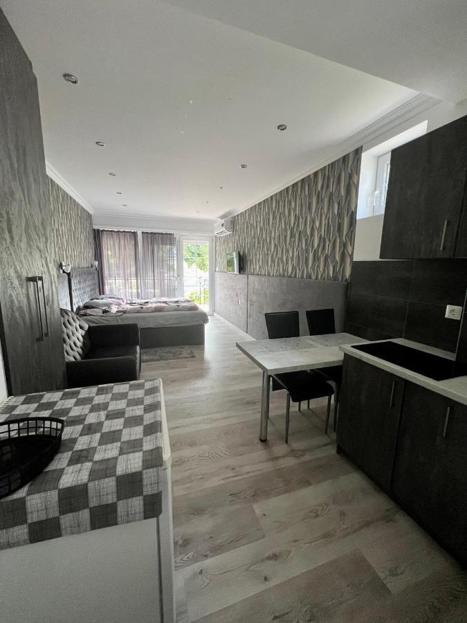 Barbara Vendeghaz Apartment Balatonfured Exterior photo