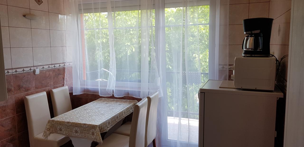 Barbara Vendeghaz Apartment Balatonfured Exterior photo