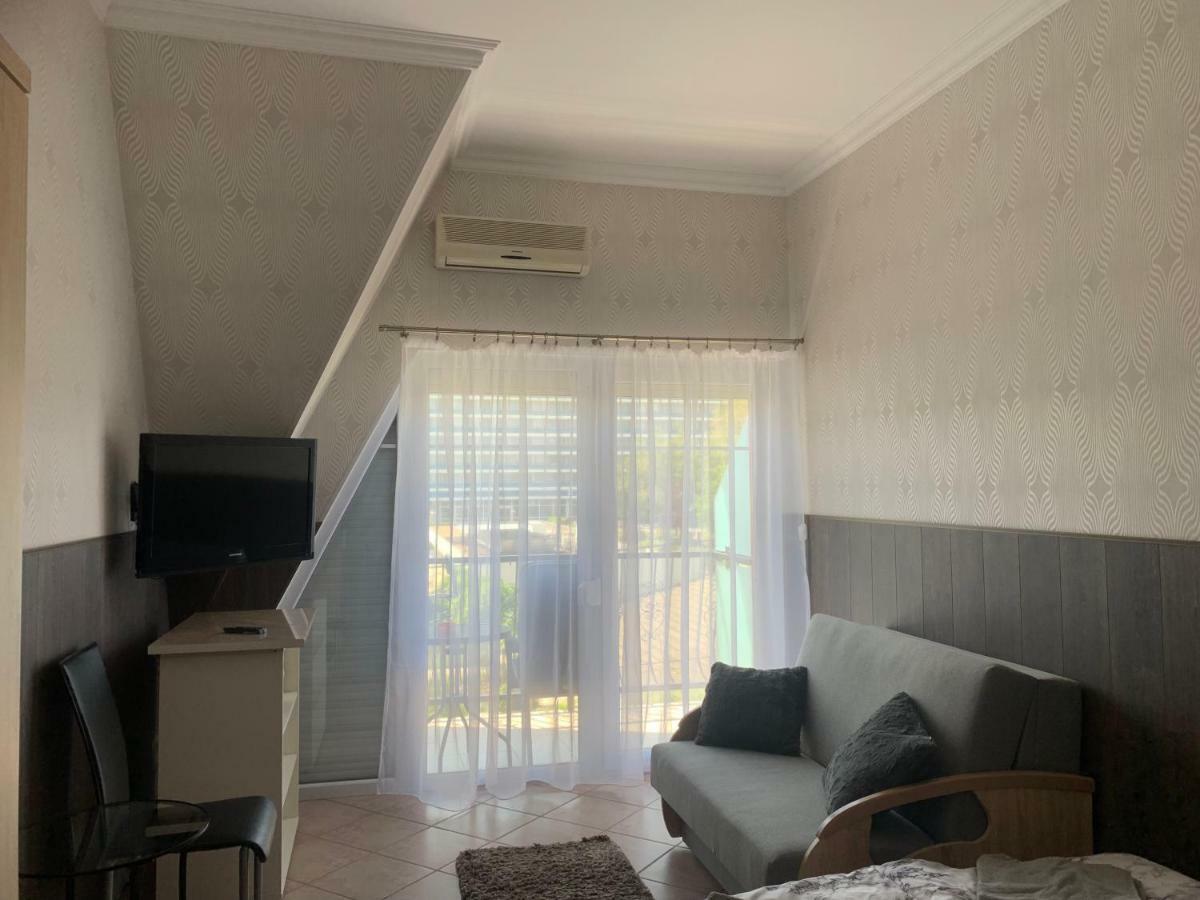 Barbara Vendeghaz Apartment Balatonfured Exterior photo